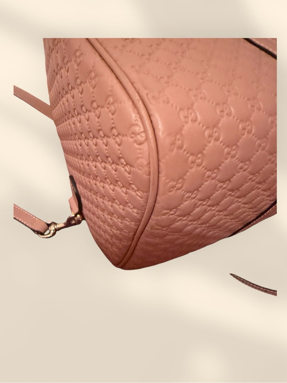 Gucci Blush Pink Embossed Leather Travel Bag with Gold Hardware - Picture 3 of 12